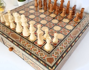 Échiquier/dames faits à la main Taille 40x40cm avec deux tiroirs, pièces d'échecs en bois, plateau de jeu sculpté à la main, cadeau pour mari.