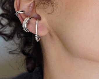 Single antique silver large ear cuff, open hoop no piercing non pierced huggie, conch ear cuff earring, minimal dainty modern boho stacking