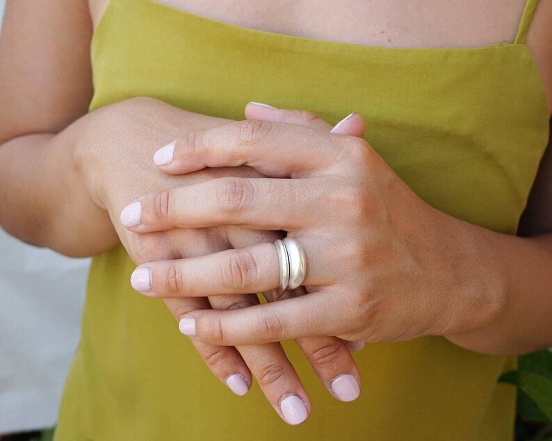 Antique silver soft dome ring, sade bold & narrow ring, organic shape adjustable layer ring, stacking delicate minimal flowing layered ring Bild 3