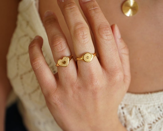 Delicate signet ring hot sale