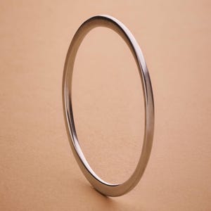 Bracelet manchette ovale plat épais en argent bohème, bracelet empilable martelé en argent, bracelet manchette de fête bohème, bijoux de style peuple libre