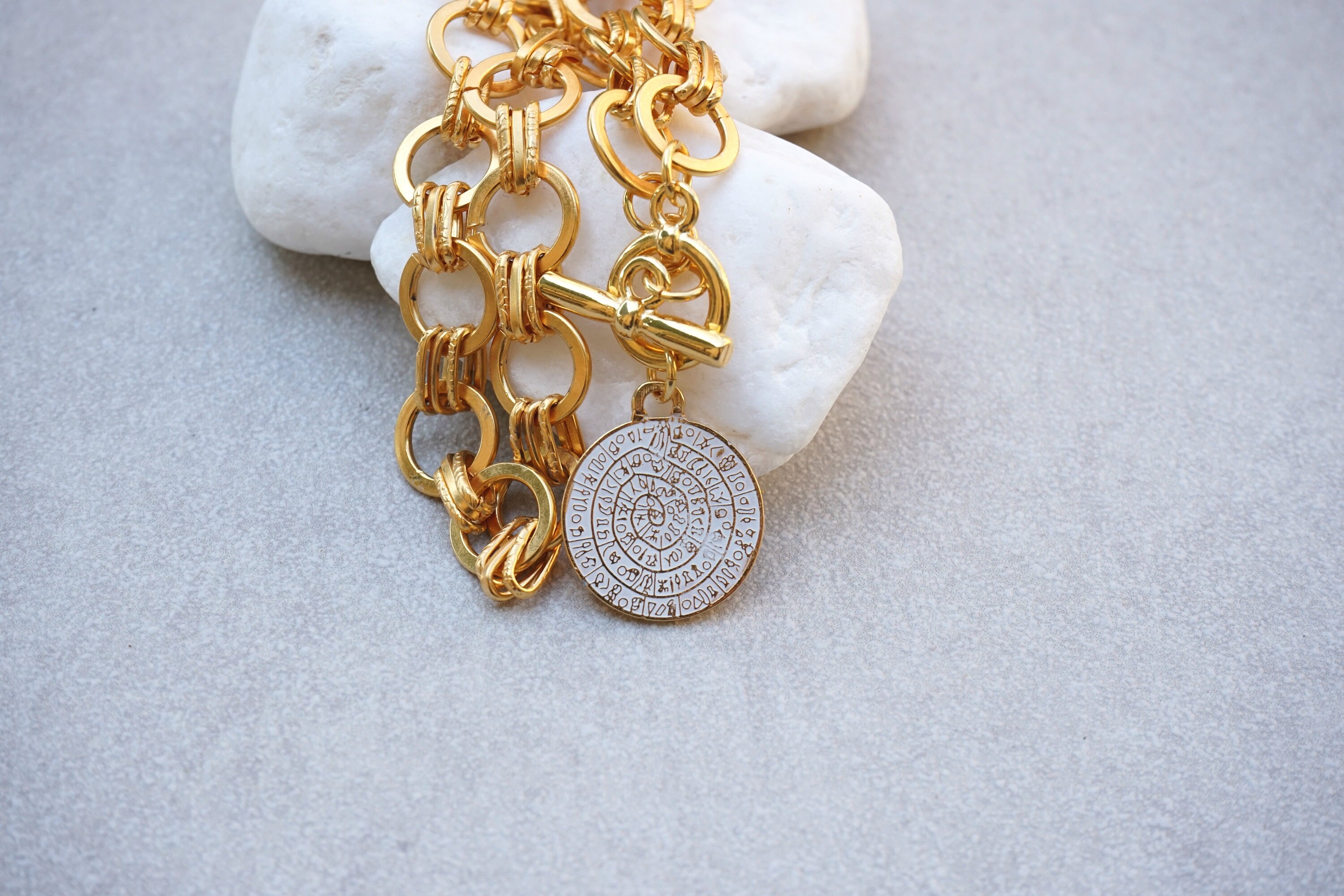 Replique PHAISTOS disc pendant, Minoan Cretan Coin Necklace, Locket