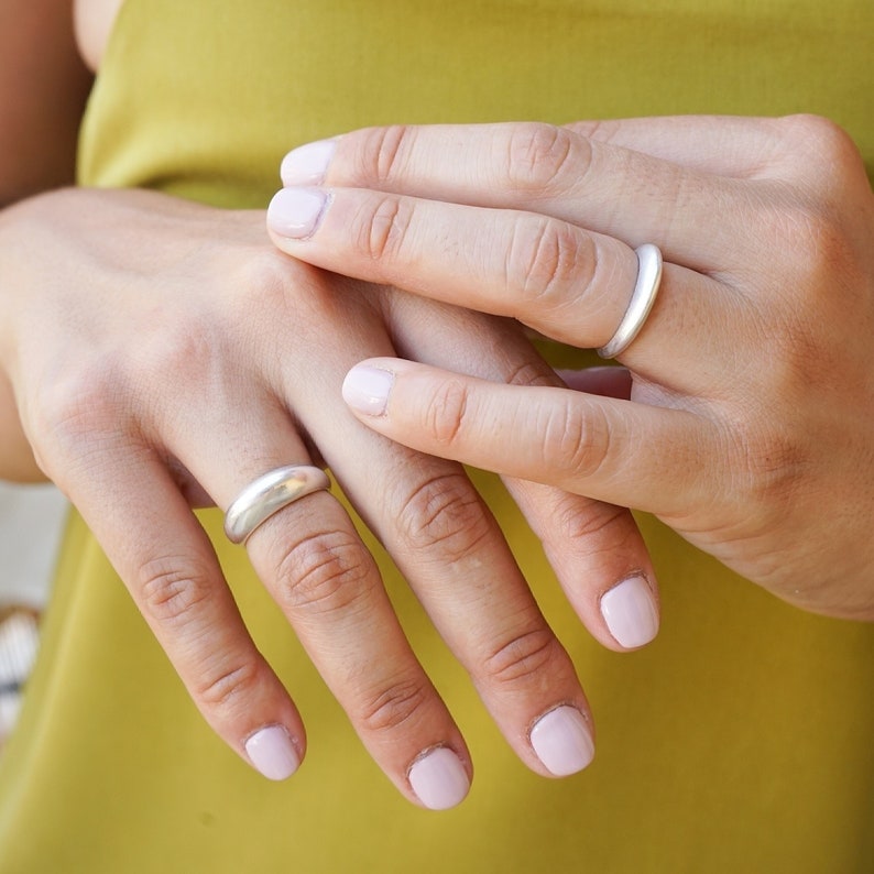 Antique silver soft dome ring, sade bold & narrow ring, organic shape adjustable layer ring, stacking delicate minimal flowing layered ring Bild 9