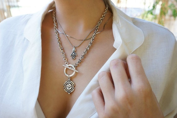 Silver Thick Chain Collar Locket Necklace With an Ethnic Disc