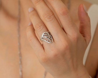 Silver abstract lines wireframe ring, organic shape cut out adjustable ring stacking delicate minimal long design geometric statement ring