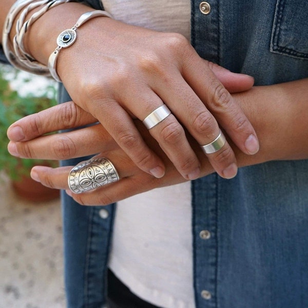 Semplice anello aperto a fascia spessa in argento, anello in argento regolabile con polsino aperto, delicato anello rock impilabile, anello retrò impilabile alla moda da festival