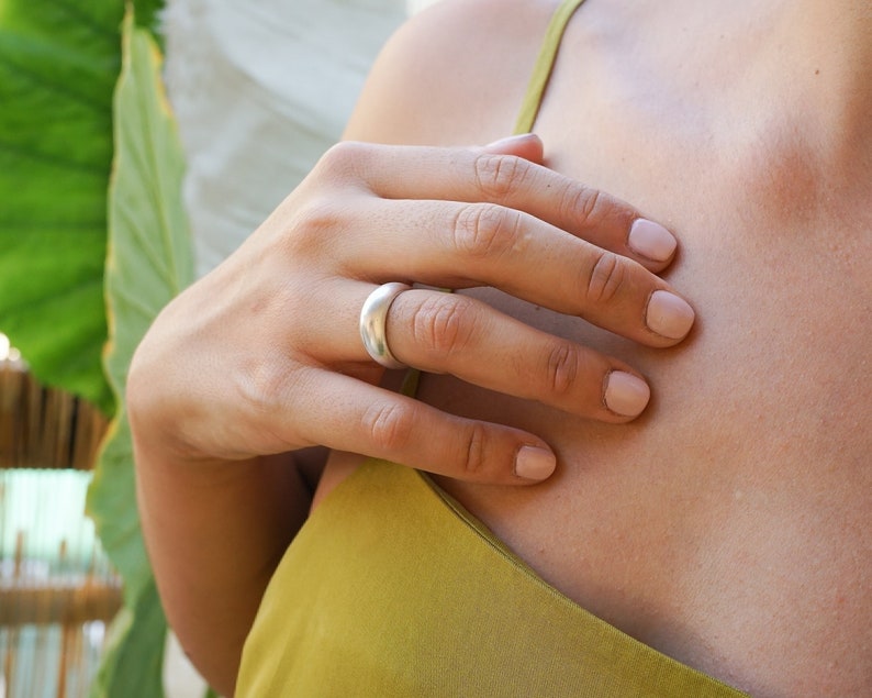 Antique silver soft dome ring, sade bold & narrow ring, organic shape adjustable layer ring, stacking delicate minimal flowing layered ring Bild 7