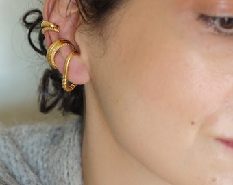 Single gold plated large ear cuff, open hoop no piercing non pierced huggie, conch ear cuff earrings, minimalist dainty modern boho stacking