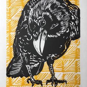 Crow Weiss - originaler handgemachter Linoldruck der allwissenden Krähe