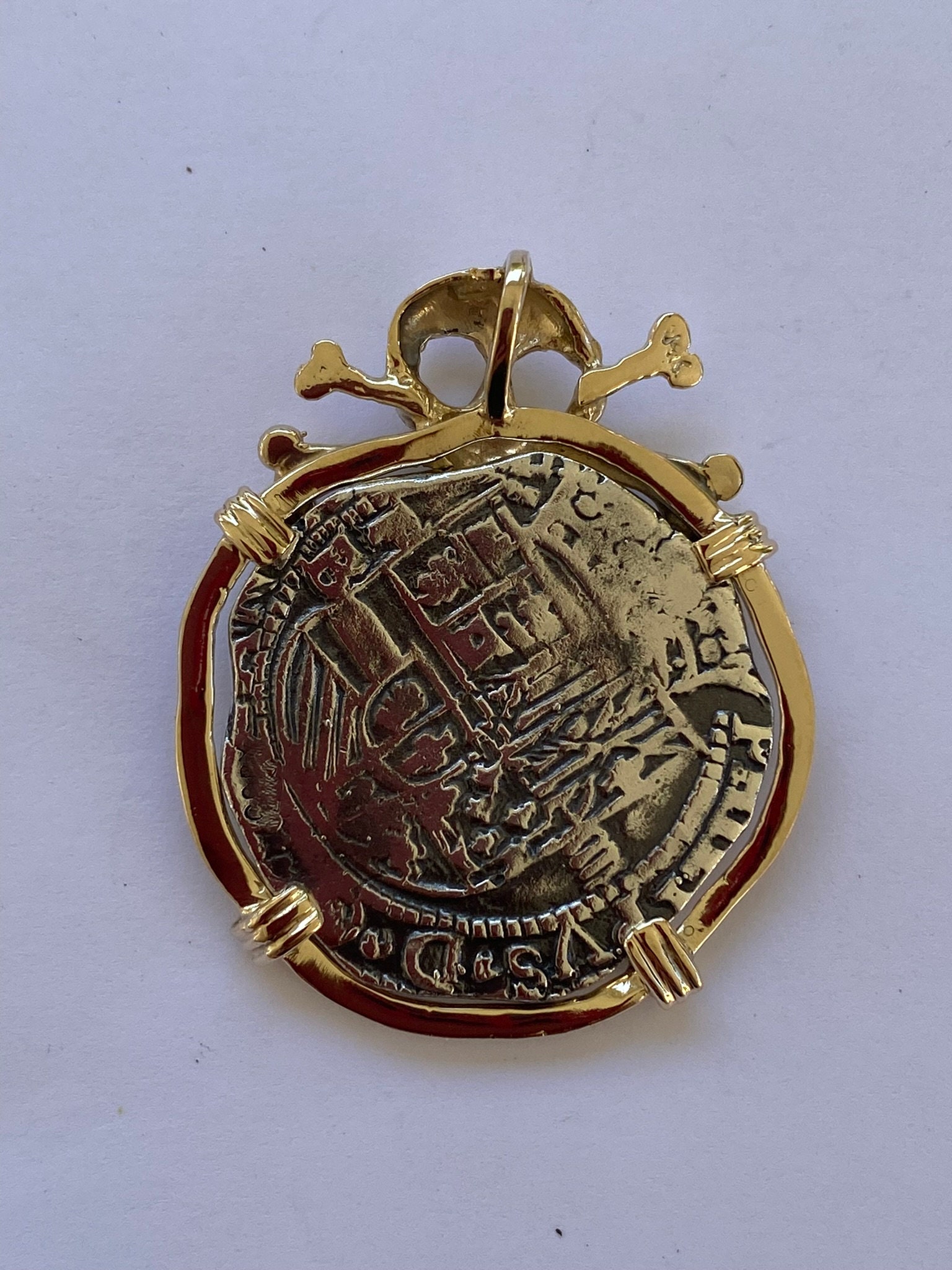 Pendentif Réplique Pièce Atocha En Or 14 Carats - Fait Main, Neuf Avec étiquettes, Style Bezel
