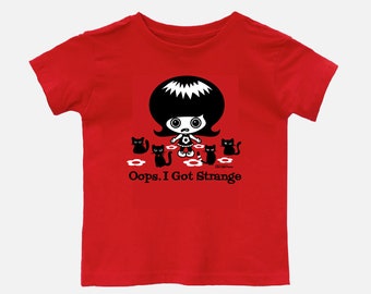 Oopsy Daisy "Oops, I Got Strange" Lizenziertes Kleinkind T-Shirt