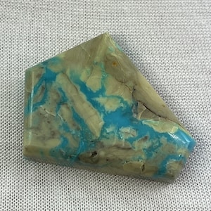 RARE ( 44 Carats ) Mona Lisa Mine Turquoise Cabochon , Polk County , Arkansas
