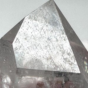 Dussintals registerförare__Clear Arkansas Quartz Crystal Point