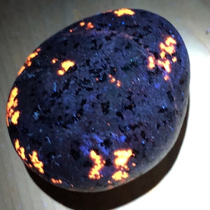 Cristalli Naturali All'ingrosso Prodotti Incisa Yooperlite Pietra Grezza Per Orn - Foto 6