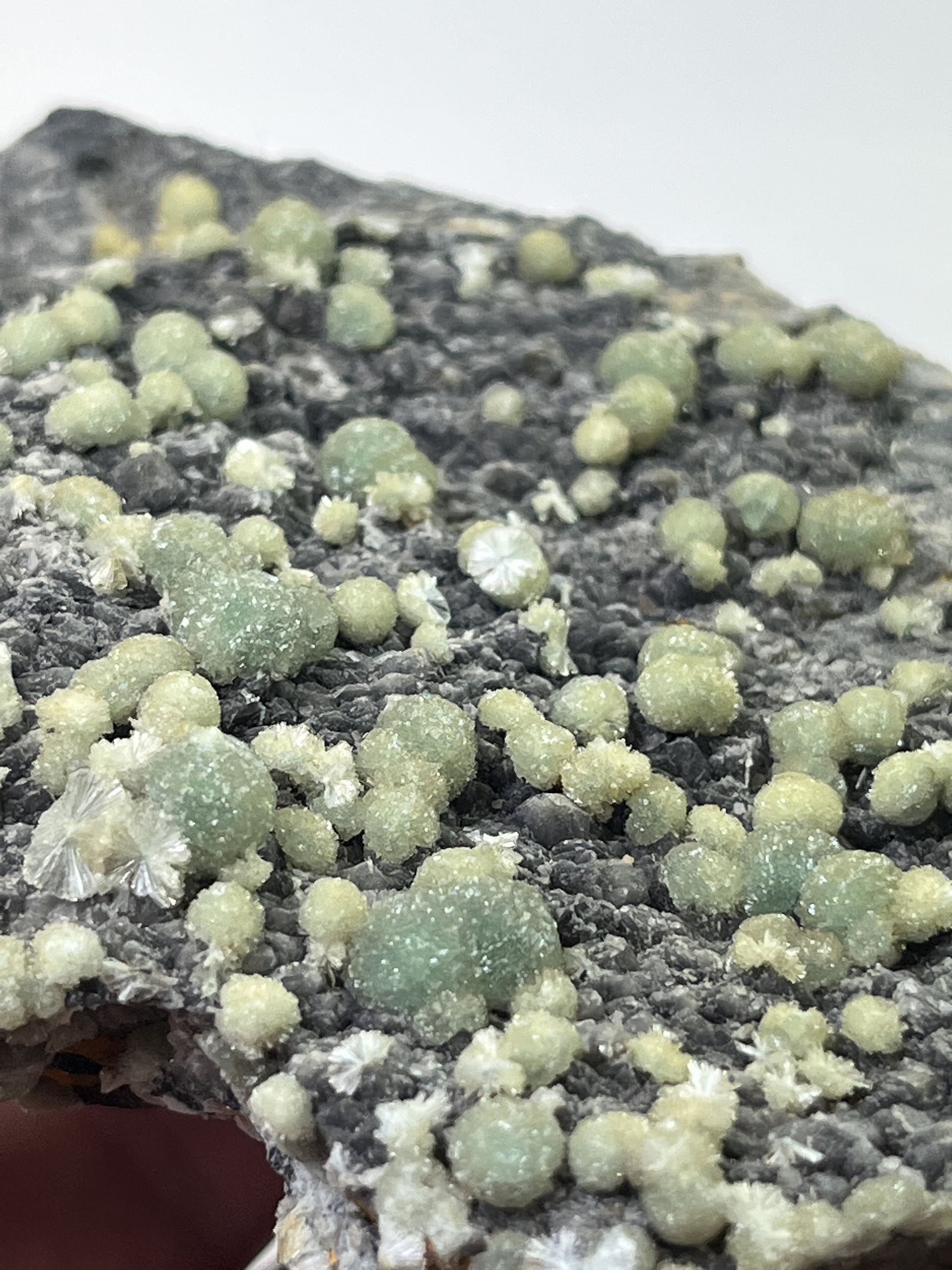 Exceptional Lusterlarge Rare Green Wavellite Specimen From Arkansas