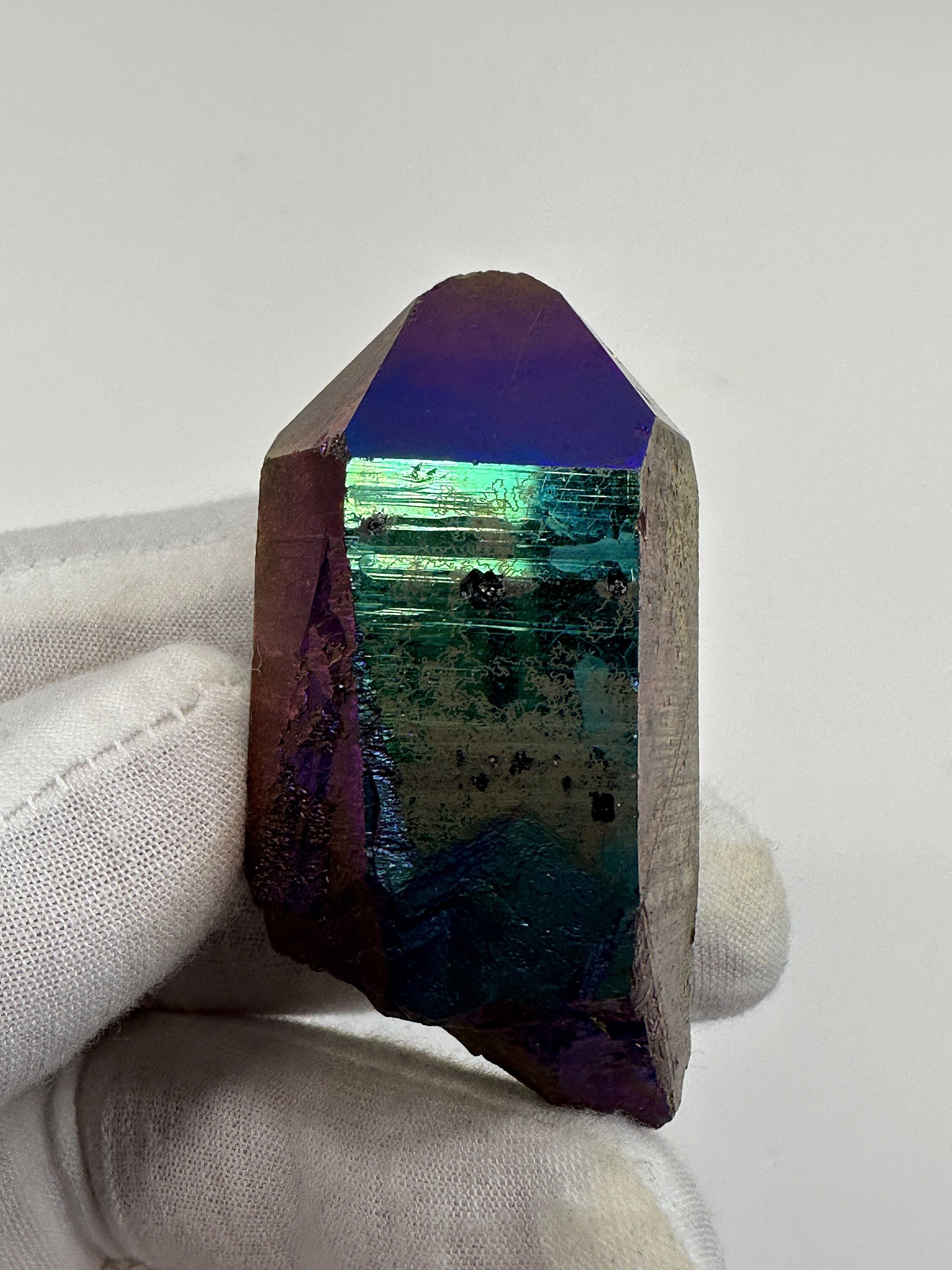 信じられないほどの虹___ チタンレインボーオーラアーカンソークォーツ