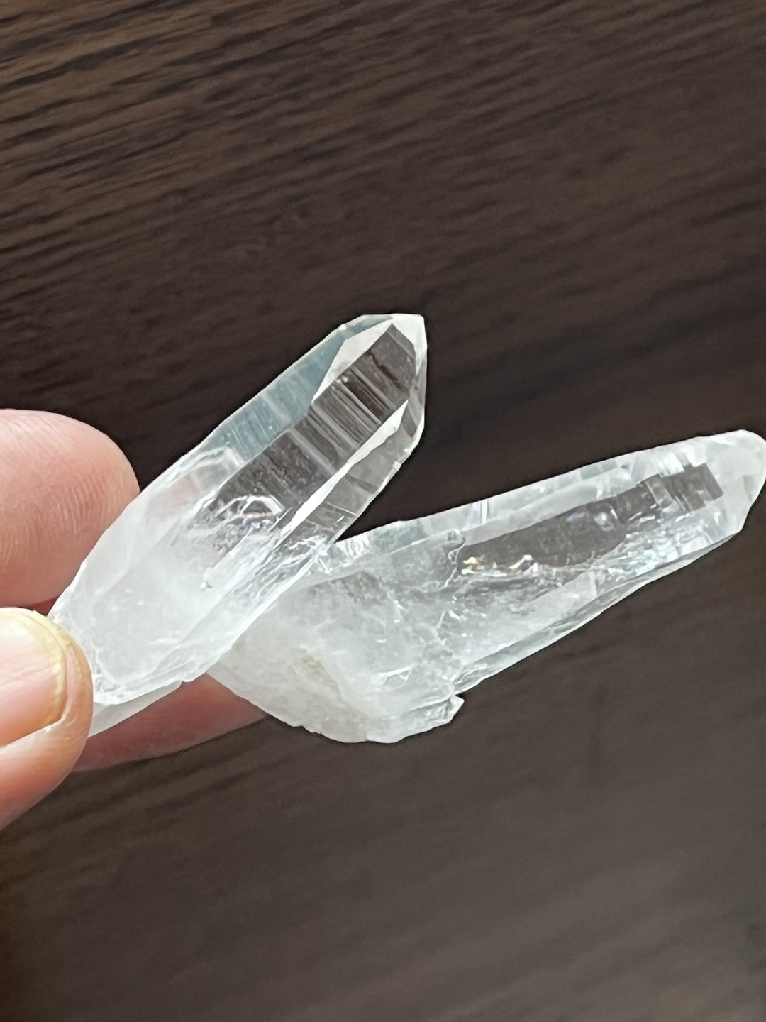 コロンビア、サンタンデール県、ラ・ベレザ鉱山産の天然コロンビア産