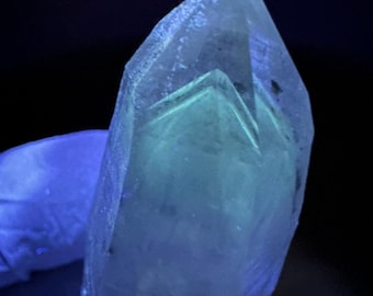 1) Large Himalayan Quartz Crystal Point - Etsy 日本 1) Large Himalayan Quartz Crystal Point - Etsy 日本