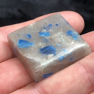 SELTEN ( 134,5 ct. ) Polierter Lazulite Designer Cabochon aus Graves Mountain, Lincoln County, GA