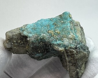 非常に希少な 56.7 グラムのモナリザ鉱山のターコイズ標本