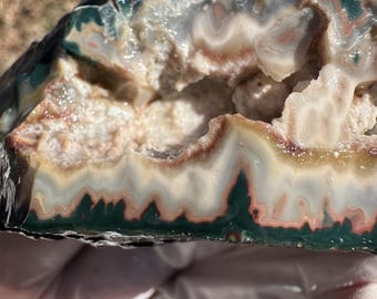 晶洞縞瑪瑙ジオード700グラム