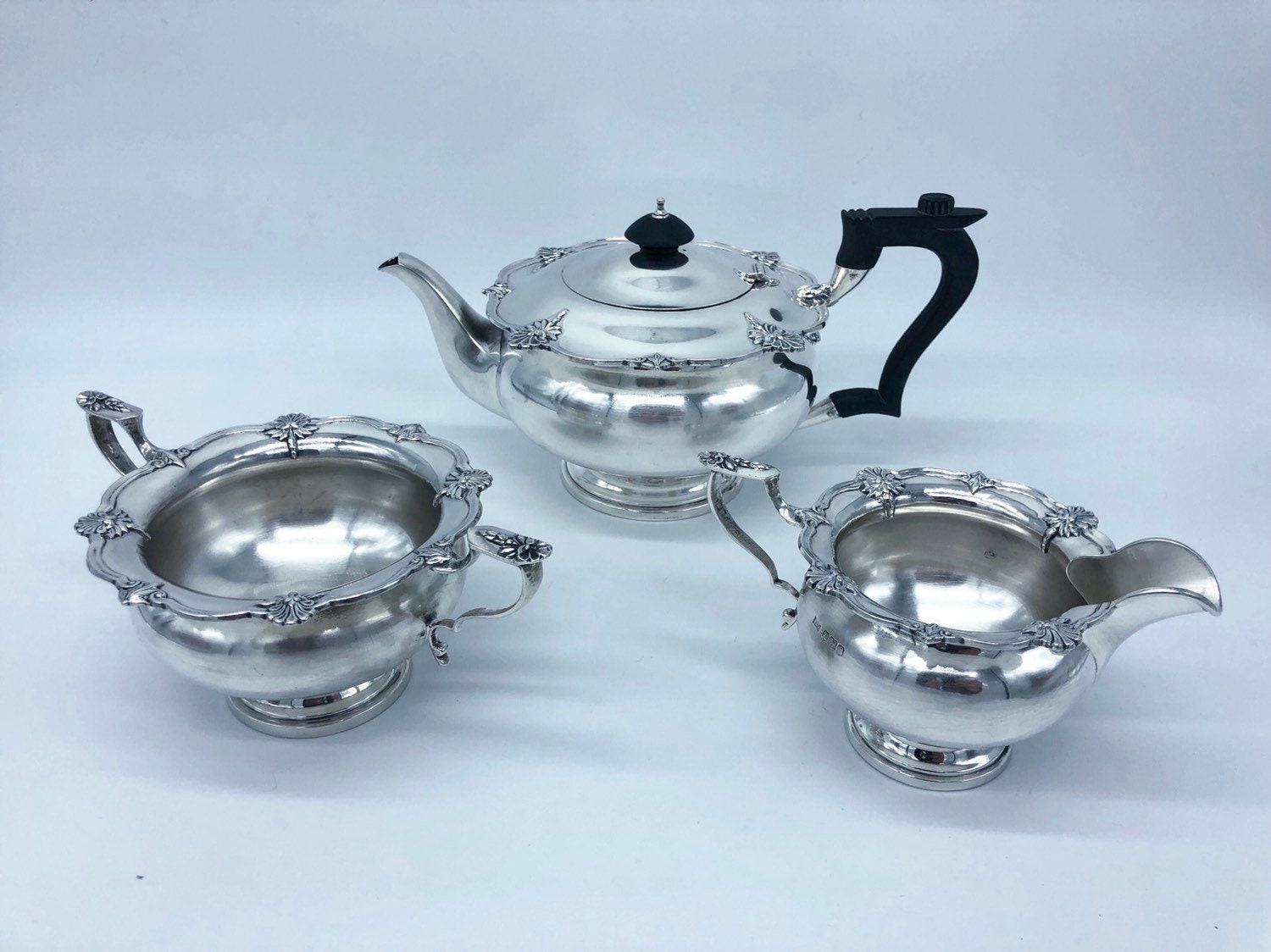 イギリス ヴィンテージ WALKER&HALL デザインが素敵な花リムトレイ イギリス ヴィンテージ WALKER&HALL デザインが素敵な花リムトレイ