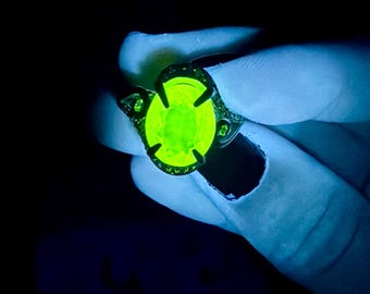 Anéis de vidro de urânio Swarovski genuínos da década de 1940 | Joias de vidro luminescente | Cristais austríacos | Edição limitada e colecionável