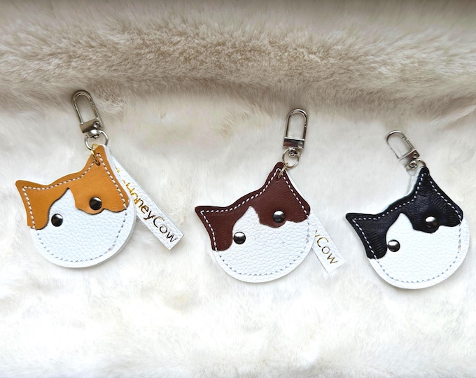 Leather cat keyring/bag charm two tones, personalised, mother's day gift, genuine leather keychain