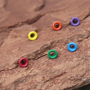 Ilhós de alumínio arco-íris: enfeites artesanais de 1/8&quot;