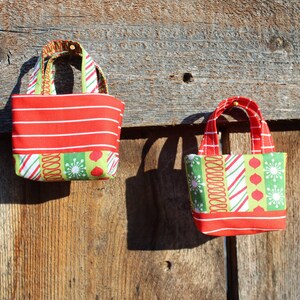 Tiny Christmas tote, Gift tote, Jewelry tote, Tiny Candy Tote, Tiny bag, Gift giving bag, Cute bag, Fabric bag, Fabric tote, Tiny tote bag