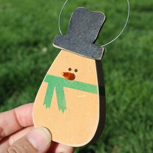 Christmas Home Décor, Wood Snowman Ornaments, Simple Snowman Ornament, Handmade Snowman, Christmas Tree Decoration, Holiday Ornament Green Scarf