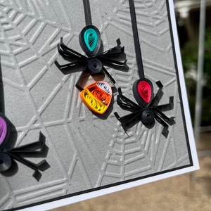 Carte d’Halloween, Carte d’araignée, Carte de vœux faite à la main, Art matelassé, Carte d’araignée matelassée, Carte d’Halloween matelassée, Carte vierge, Carte unique, Araignée