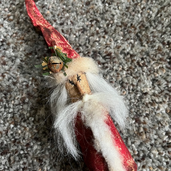 Tiny 3"! Now in RED, GREEN, or PINK! 2 Primitive Santa Bowl Fillers, Coffee-Stained Santa, Cinnamon Santa, Handmade Santa, Santa Ornament