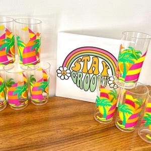 acrylic glasses and alcoholic drinks Palm Tree Design Acrylic Glasses Set of 4, 20oz, Clear Plastic, BPA Free main image 0