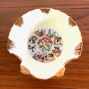 California Scallop Shell Souvenir Soap Dish, Mid Century California Seashell Trinket Dish, California Ring Dish, California Souvenir Ashtray