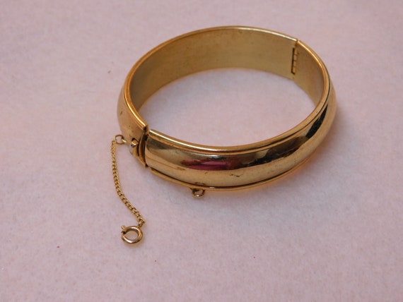 Napier bracelet gold tone safety chain push in bo… - image 6