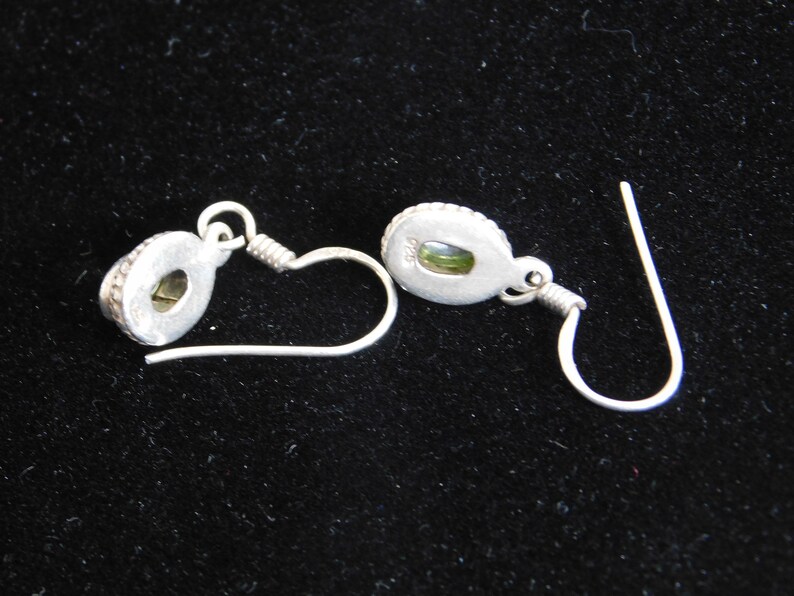 Pierced dangle earrings 925 green stone with shepherds hook