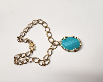 Collier gros maillons pierre de couleur turquoise strass fermoir loquet unique ton doré