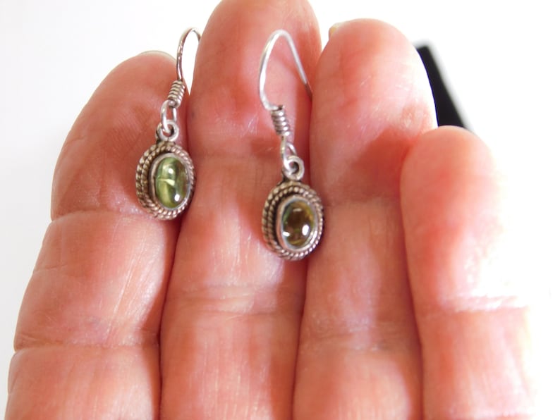 Pierced dangle earrings 925 green stone with shepherds hook