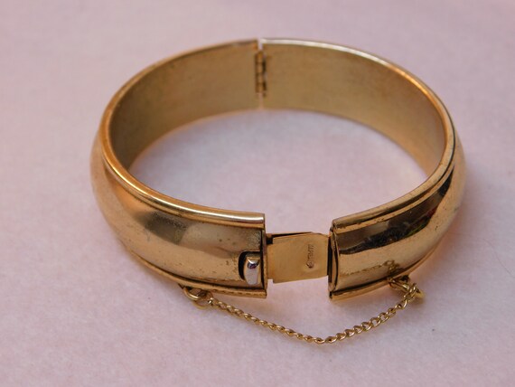 Napier bracelet gold tone safety chain push in bo… - image 4
