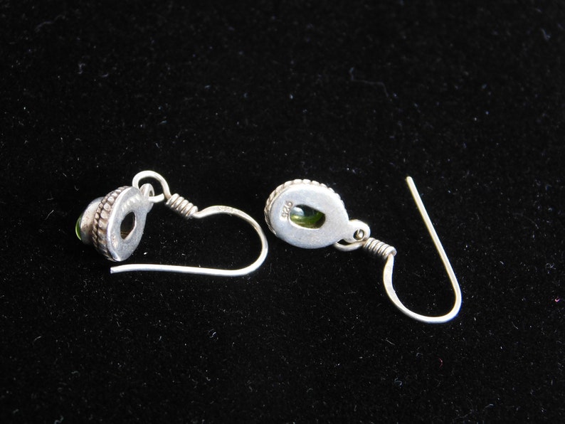 Pierced dangle earrings 925 green stone with shepherds hook