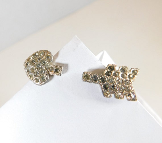 Vintage rhinestone collar clips heart arrows  scr… - image 5