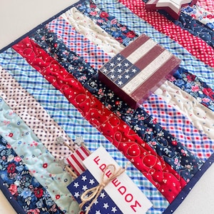Chemin de table patriotique matelassé fait main : décoration de ferme américaine