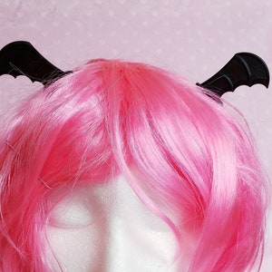 3D gedruckte Fledermaus Flügel Haarspangen | Zollgebühren erhältlich | Fledermausklammern | Halloween Zubehör | Egirl | Pastell Goth | Cosplay Flügel Clips