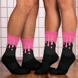 Black & Pink drippy socks