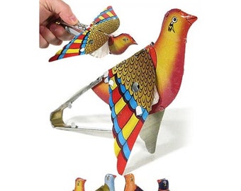 Details about   Vintage Tin Litho Wind Up Jumping Parrot Bird Toy Key with Box Working Jumps NIB 