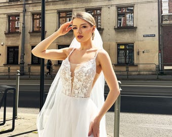 A-Line Wedding Dress with Lace Top, Tulle Bridal Gown with Plunging V-Neck, Elegant Sleeveless Wedding Gown, Modern Romantic Bridal Dress
