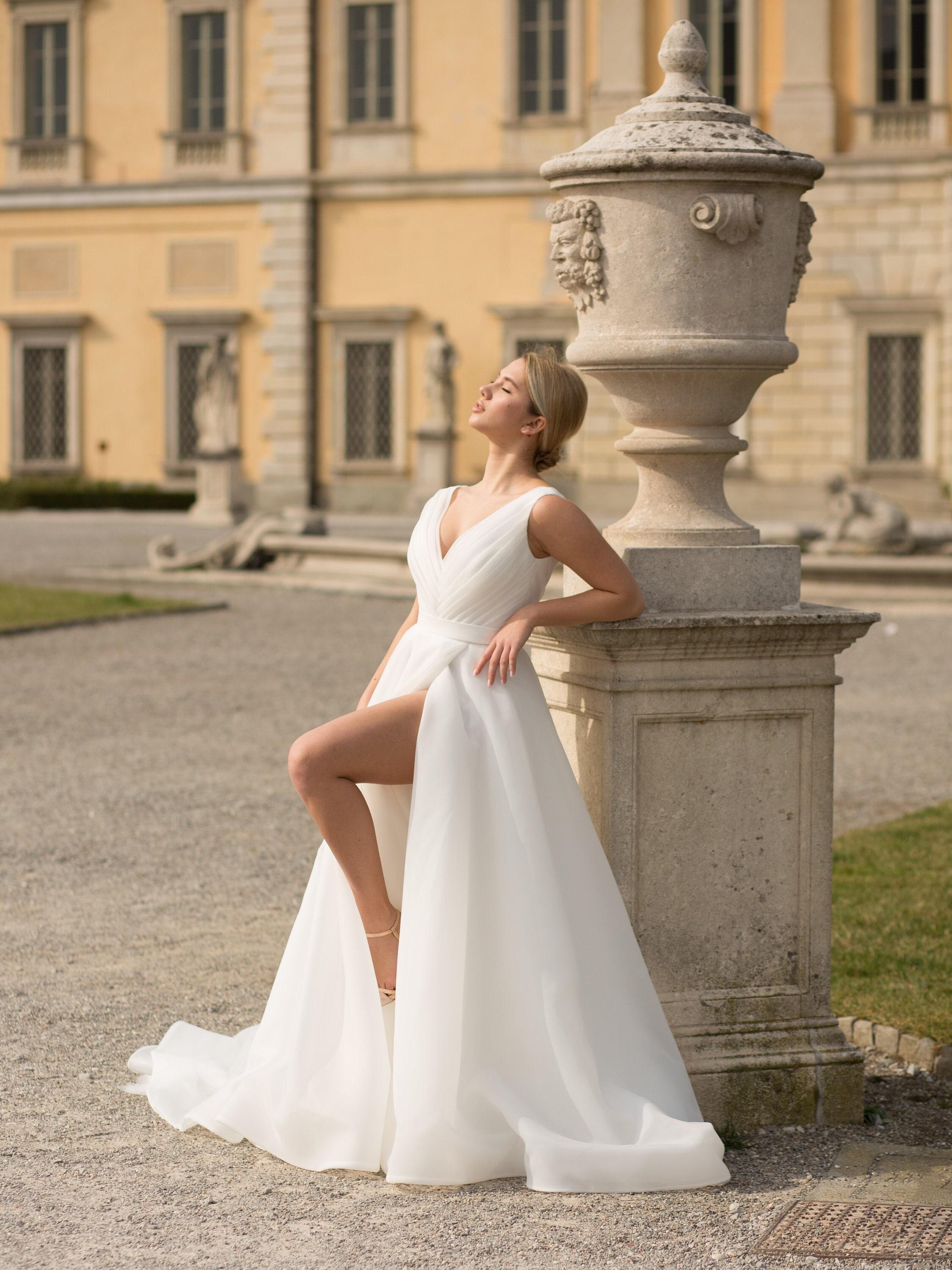 Minimalist Wedding Dress With High slit, Bohemian Wedding Dress, Simple Wedding Dress, Organza Wedding Gown, A-line Bridal Gown, Custom size