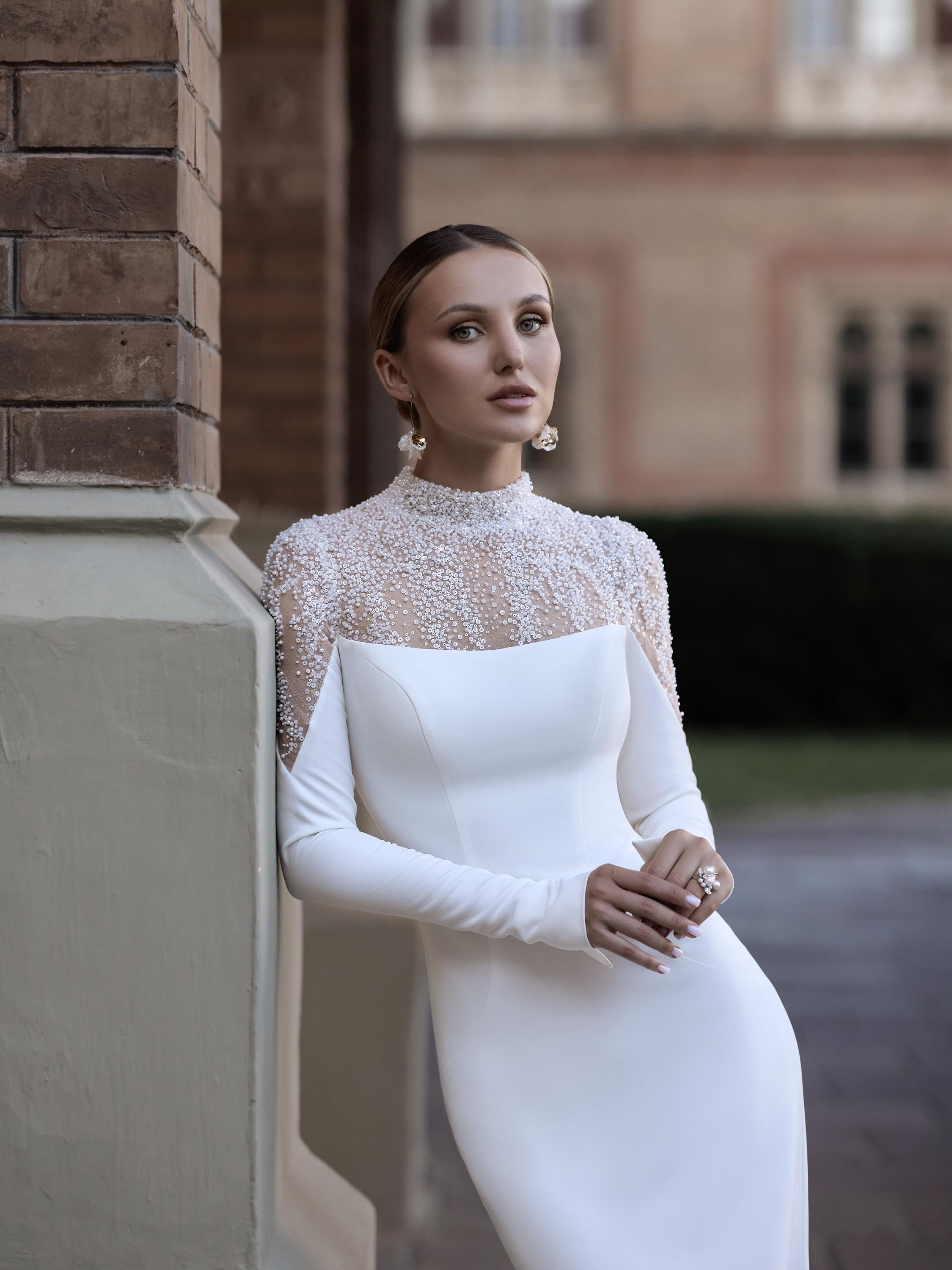 Wedding Gown Lace Collar Lace Vintage Style Dresses Jessica Wore The Solana  Gown By Anne Barge