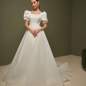 Minimalist Organza Luxury Wedding Dress, Puff Sleeve Bridal Gown, Custom Bridal Dress, Fairy Maxi Wedding Dress, Simple Wedding Gown Train